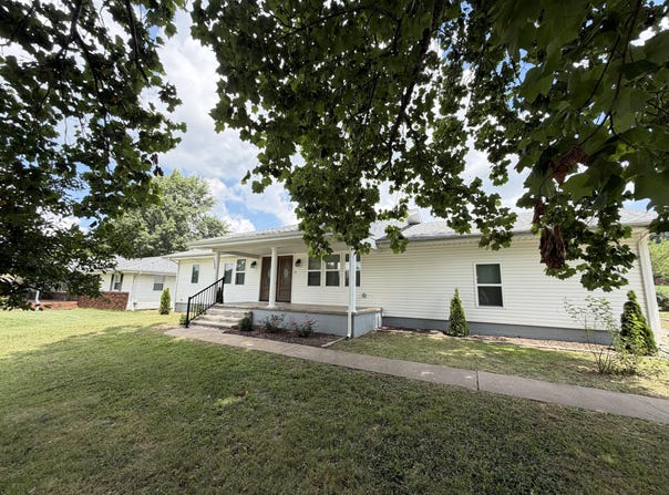 1255 E Bonaire Drive, Springfield, MO 65803