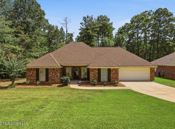 407 Pine Ridge Road, Florence, MS 39073