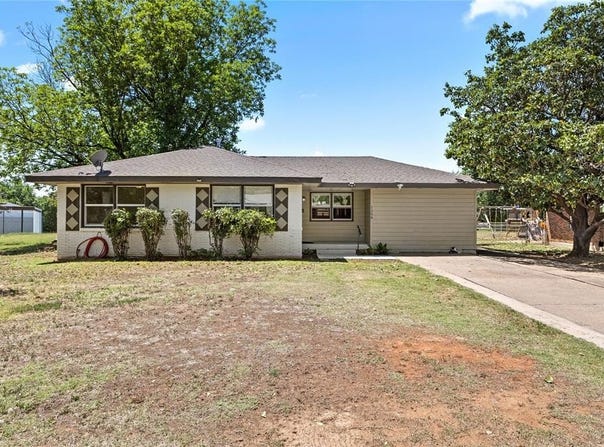 1208 N Grant Street, Cordell, OK 73632