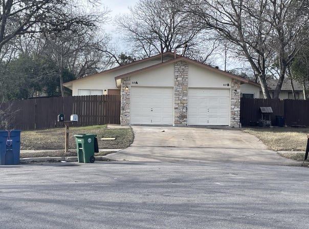 809 Plumpton Dr, Austin, TX 78745