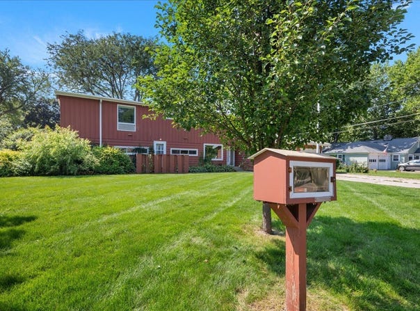 303 Central Avenue, Aurora, IL 60506