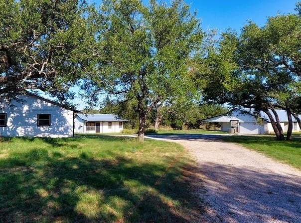 132 Offer Lane, Llano, TX 78643