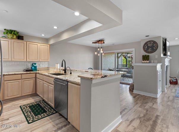 4724 S ARROW POINT Dr, Harrison, ID 83833
