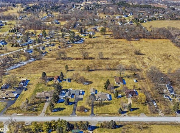 Omo Road, Macomb, MI 48042