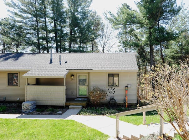11255 E Fort Road, Suttons Bay, MI 49682
