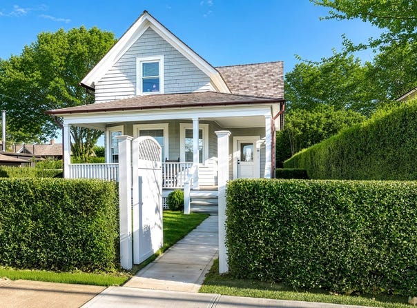 39 Corwith Avenue, Bridgehampton, NY 11932