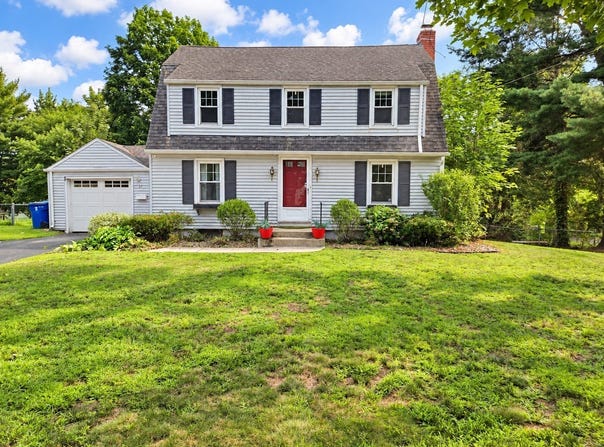 27 Hilltop St, West Springfield, MA 01089