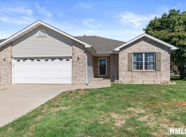 703 Burberry Lane, Rochester, IL 62563