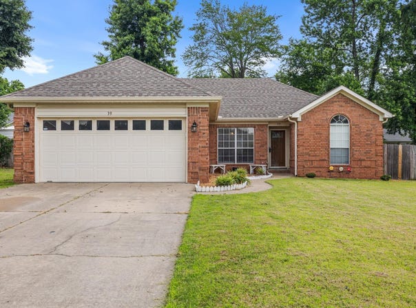 39 Robin Lane, Cabot, AR 72023