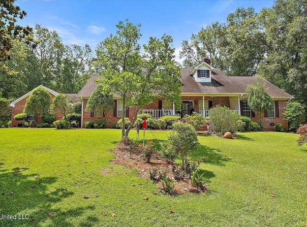 1600 Pine Hill Drive, Raymond, MS 39154