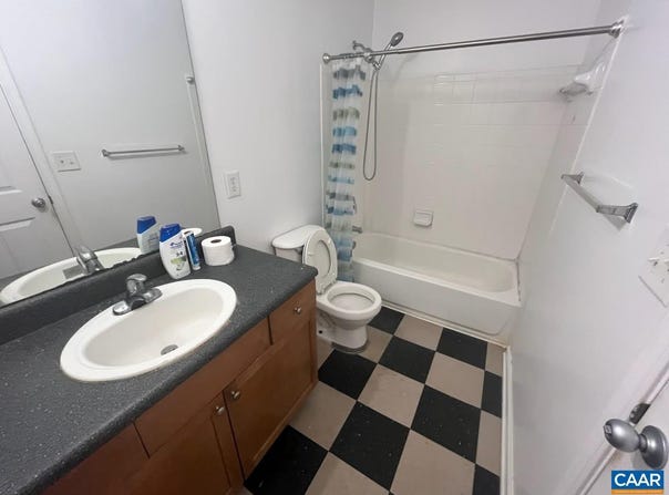 195 YELLOWSTONE DR, CHARLOTTESVILLE, VA 22903