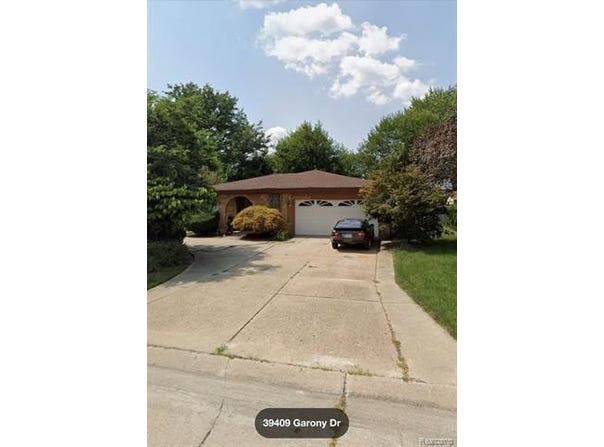 39409 Garony Drive, Clinton Twp, MI 48038