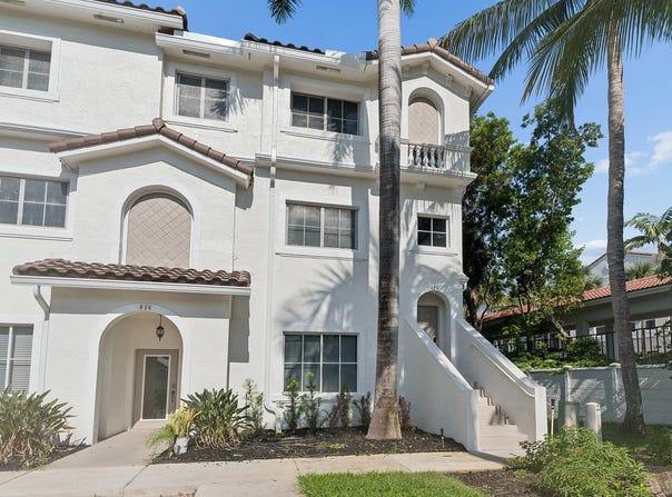 428 Bayfront Drive, Boynton Beach, FL 33435