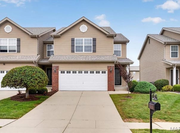 863 Harbor Woods Drive, Fairview Heights, IL 62208