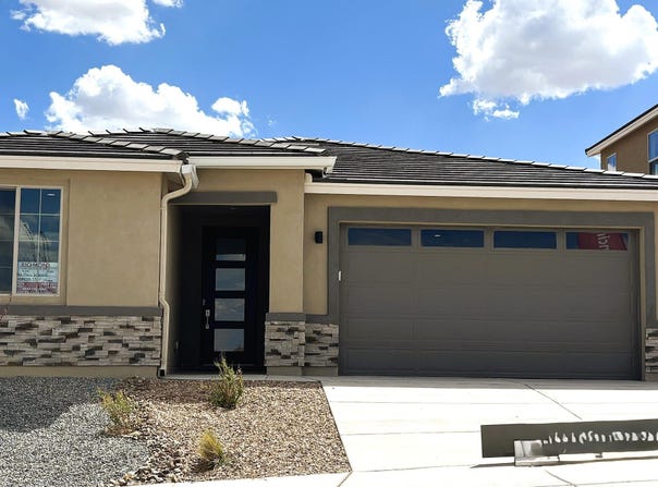 2124 Viviane Loop NE, Rio Rancho, NM 87144