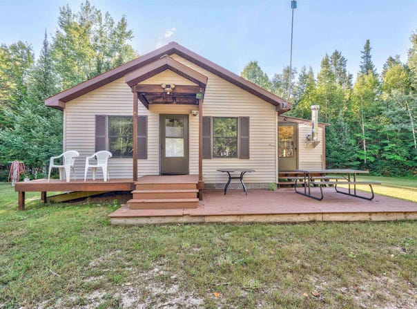 1647 W Edge Road, Germfask, MI 49836