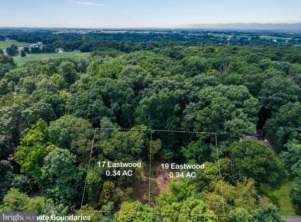 17-19 EASTWOOD Drive, CARLISLE, PA 17015
