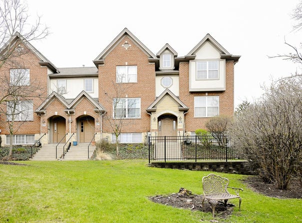 219 Riverfront Drive, Mount Prospect, IL 60056