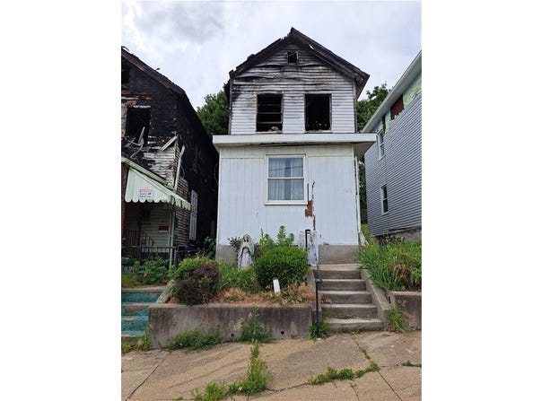 422 E Washington St, Rochester, PA 15074