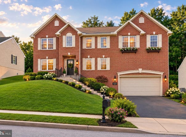 15 SAWGRASS Drive, READING, PA 19606