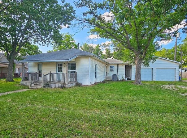 102 Garrison Avenue, Westphalia, KS 66093