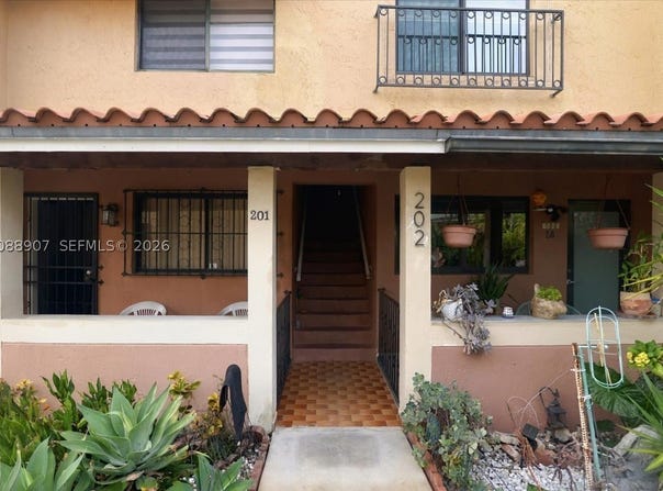 2745 W 62, Hialeah, FL 33016