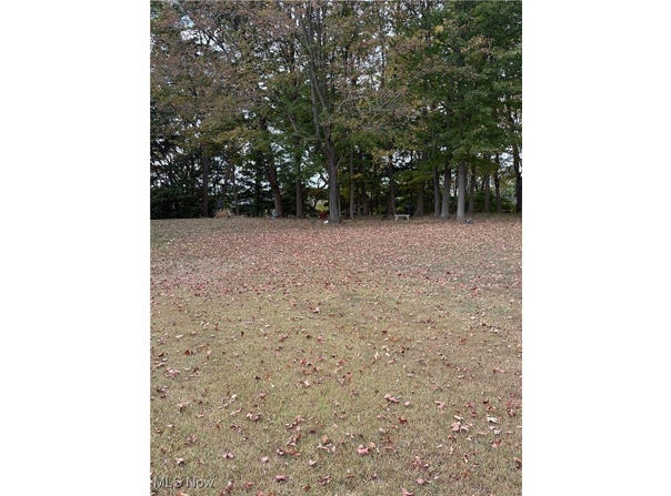 953 SHADY GLEN RD, New Cumberland, WV 26047