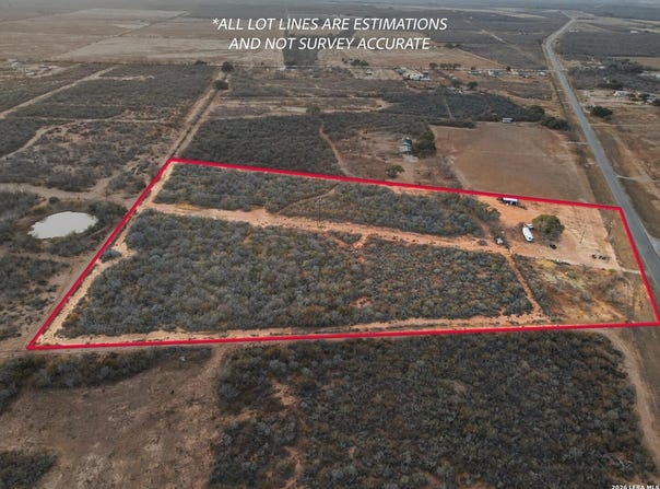 3103 W FM 462, Moore, TX 78057