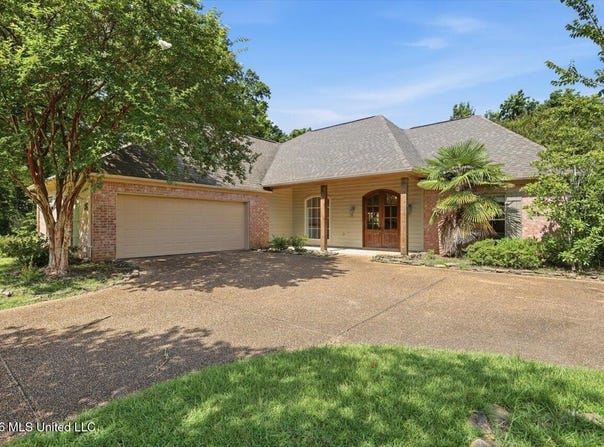 115 Eastside Drive, Brandon, MS 39047