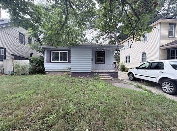 318 E Myrtle Avenue, Flint, MI 48505