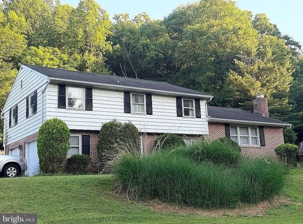 1040 BAKER Road, SINKING SPRING, PA 19608