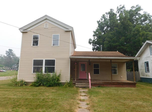 700 8th Street, Three Rivers, MI 49093