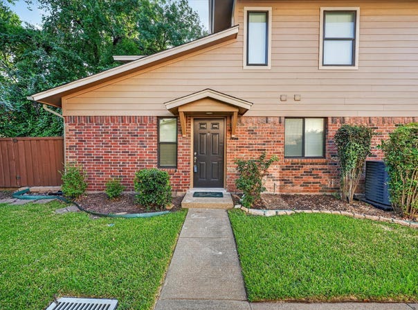 5662 Cedar Creek Drive, Benbrook, TX 76109