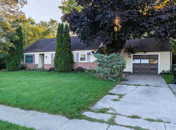 3978 N Michigan Avenue, Saginaw, MI 48604