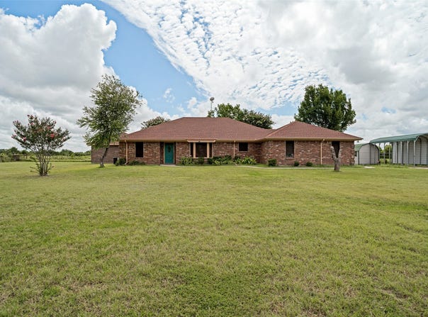 3511 County Road 1108, Celeste, TX 75423