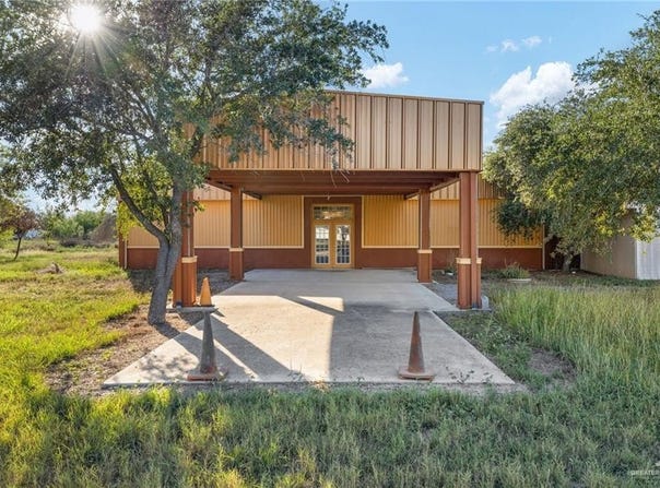 907 N Eagle Avenue, Roma, TX 78584