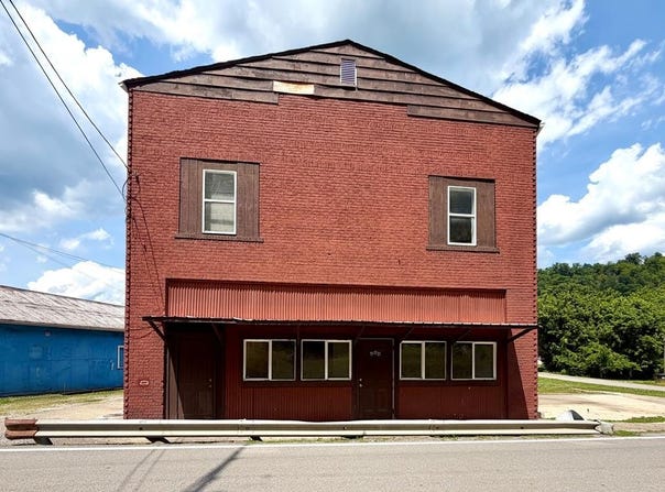 484 KY Route 302, West Van Lear, KY 41268