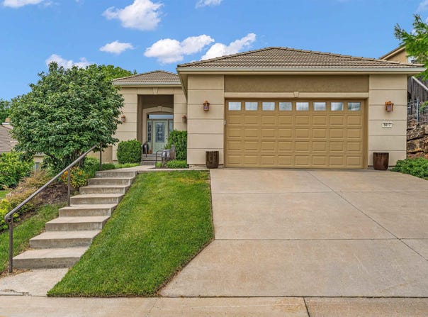 5617 Villa Drive, Lawrence, KS 66047