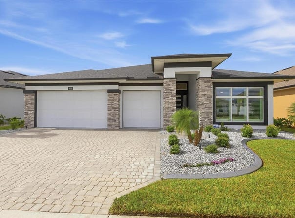 409 MOSAIC Boulevard, DAYTONA BEACH, FL 32124