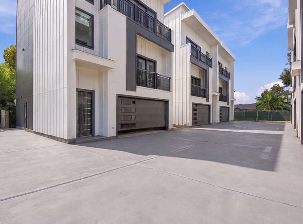 4909 Elysian Street, Houston, TX 77009