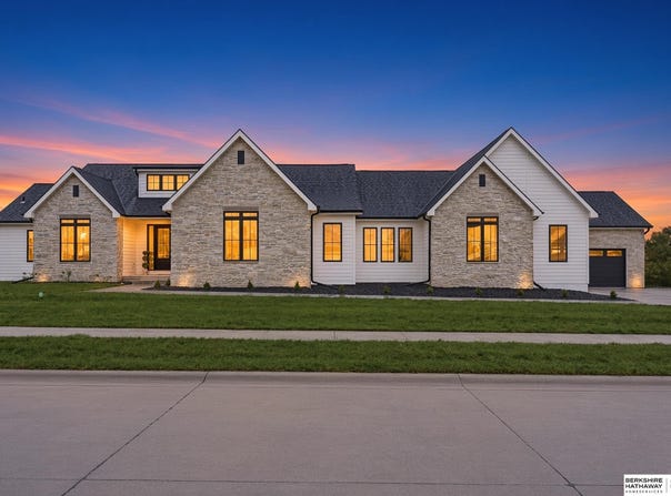 22106 Hackberry Circle, Gretna, NE 68028