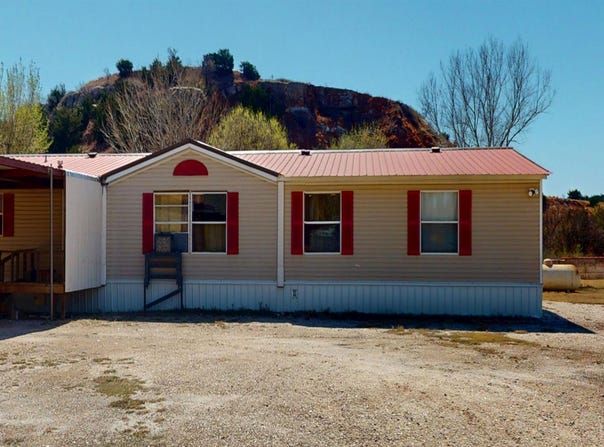 226207 E County Road 365, Mooreland, OK 73852