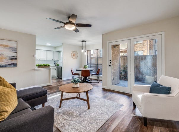 2100 Rainbow Drive, Arlington, TX 76011
