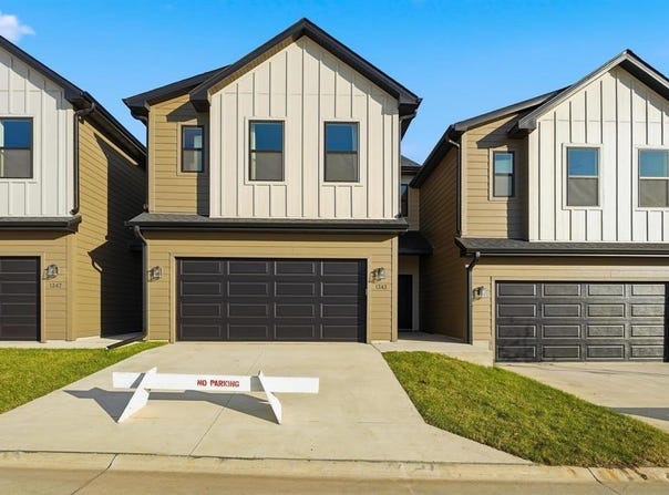 942 Elderberry Place, Waukee, IA 50263