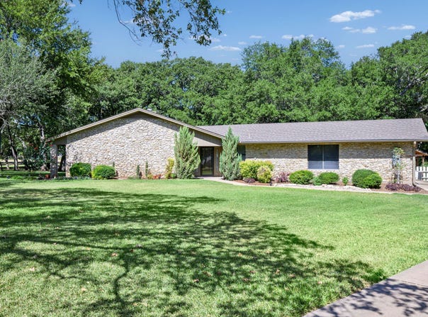 123 Sandra Palmer Street, Stephenville, TX 76401