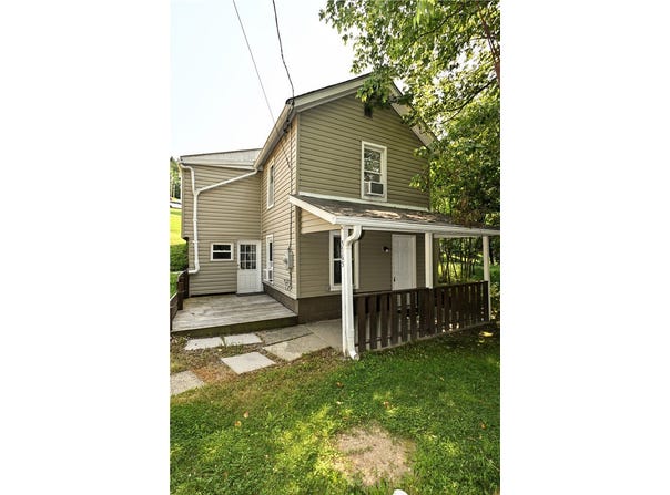 5765 Tyler Ave, Export, PA 15632