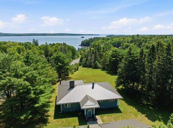 1481 S River Road, Calais, ME 04619