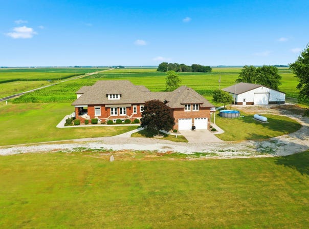 973 E 2500 N Road, Ashkum, IL 60911