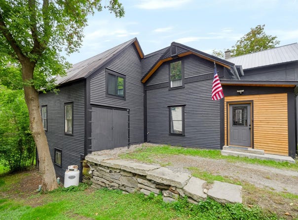 201 High Street, Barton, VT 05822
