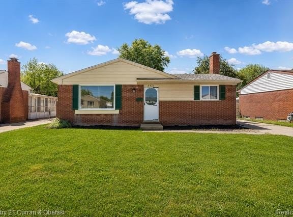 9426 Chamberlain Street, Romulus, MI 48174